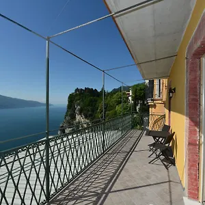 hotel-miralago-tremosine.it-lombardy.com/